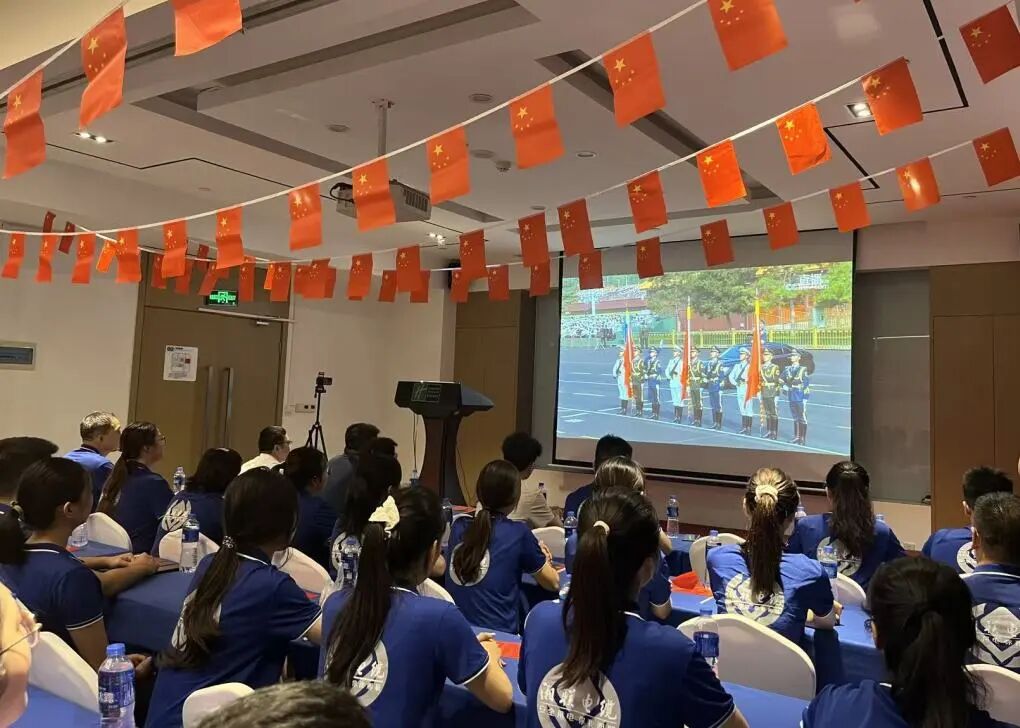 湘聯(lián)電纜集體觀看九三閱兵，汲取奮進(jìn)力量！